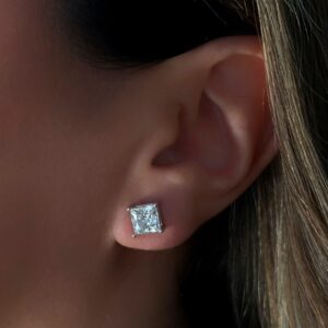 JE Shop Moissanite Earrings